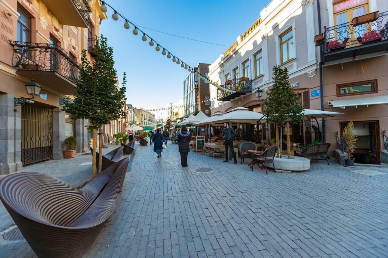 Wehost Apartment Near Fabrika Tbilisi Zewnętrze zdjęcie